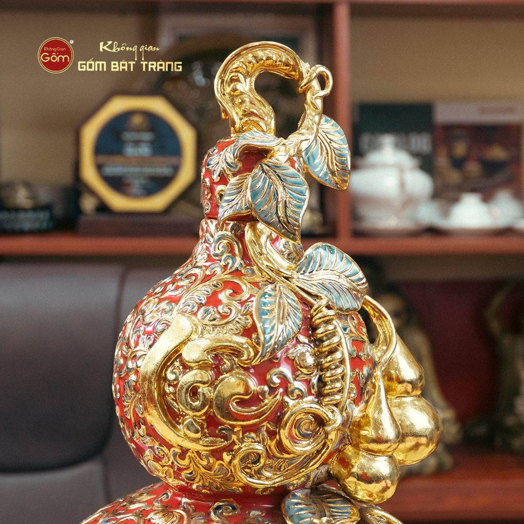 Bình Hồ Lô Men Đỏ Chữ Lộc Đắp Nổi Vẽ Vàng