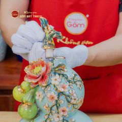 Bình Hồ Lô Xanh Biển Đắp Nổi Vẽ Vàng Tài Lộc