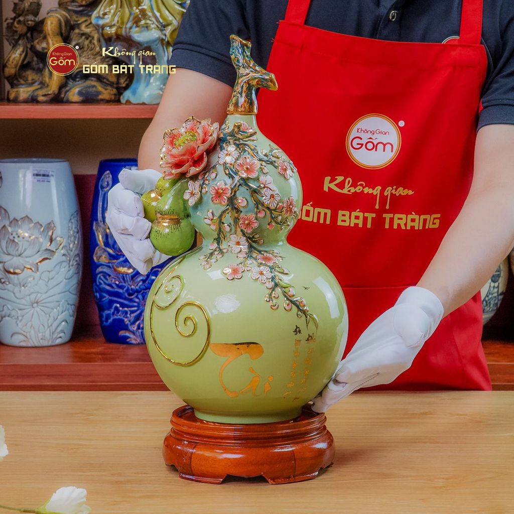 Bình Hồ Lô Xanh Cốm Đắp Nổi Vẽ Vàng Tài Lộc