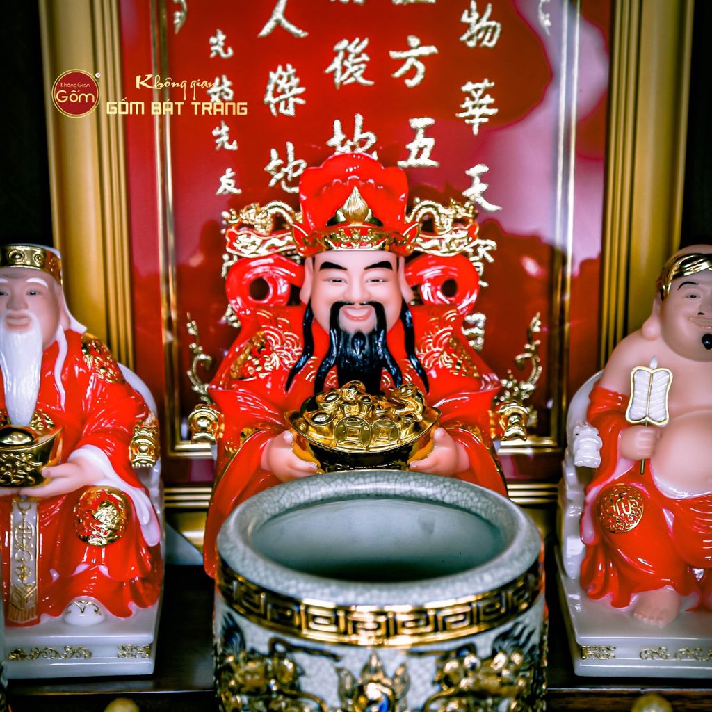 Tượng Thần Tiền Dáng Ngồi Ghế Rồng Đỏ