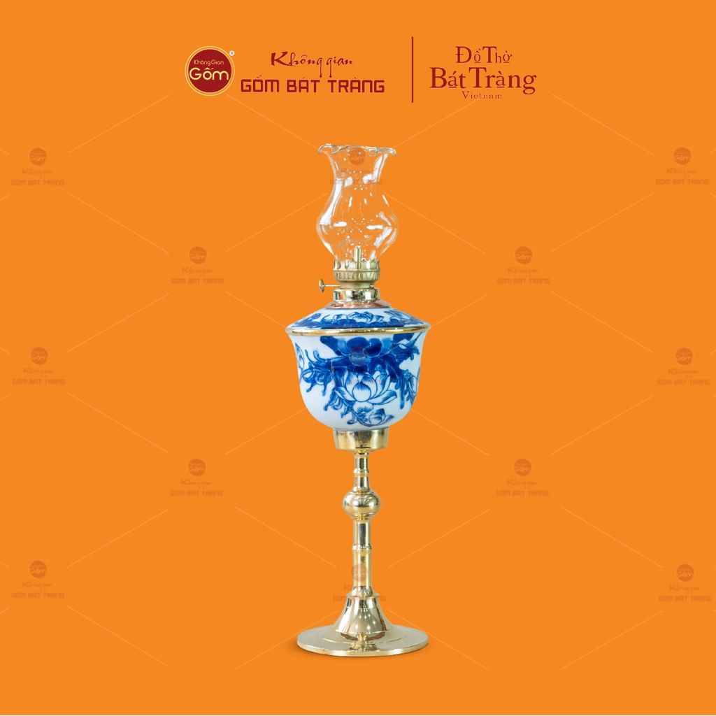 Đèn Dầu Thờ Chân Đồng Dáng Bầu Men Lam Vẽ Sen