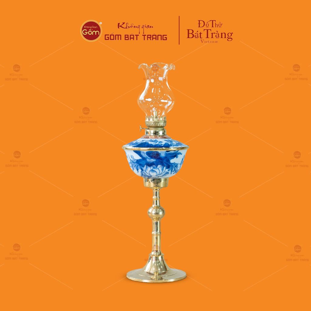 Đèn Dầu Thờ Chân Đồng Dáng Chén Men Lam Vẽ Sen