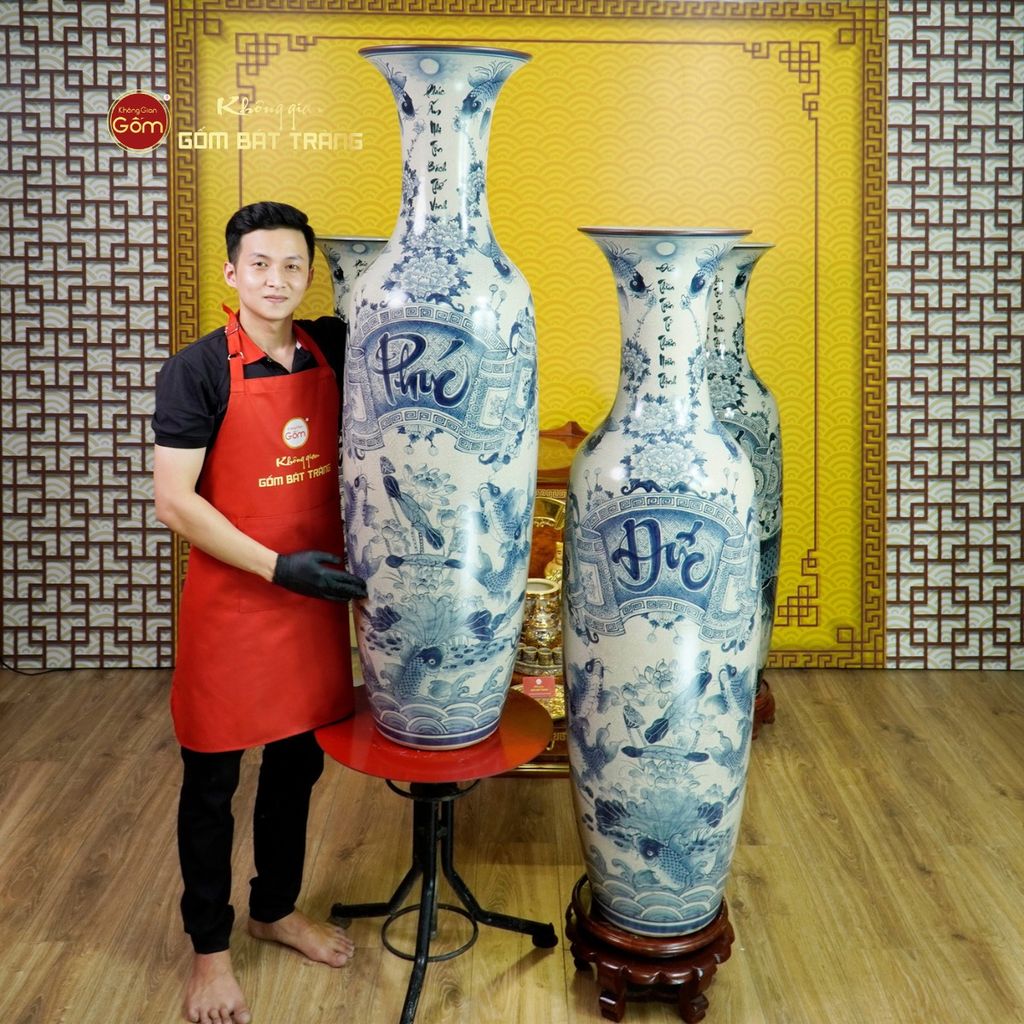 Lộc Bình 1M4 Men Rạn Vẽ Kỹ Họa Tiết Phúc Đức