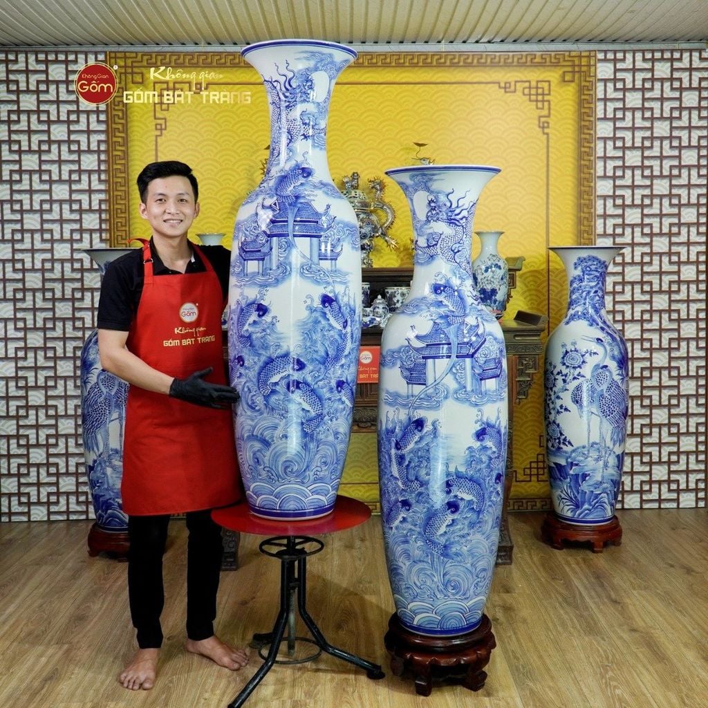 Lộc Bình 1M4 Men Lam Họa Tiết Cá Chép Vượt Vũ Môn