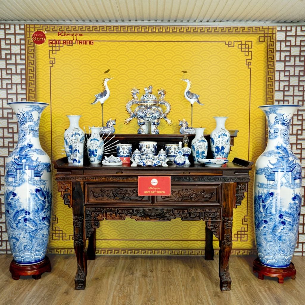 Lộc Bình 1M4 Men Lam Họa Tiết Cá Chép Vượt Vũ Môn