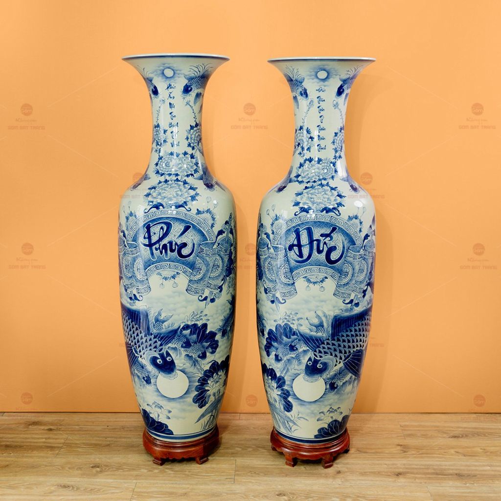 Lộc Bình 1M4 Men Lam Vẽ Kỹ Họa Tiết Phúc Đức