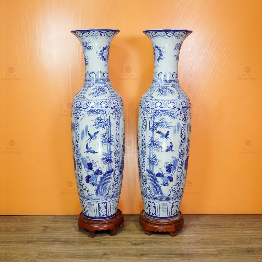 Lộc Bình Men Lam Họa Tiết Tứ Quý