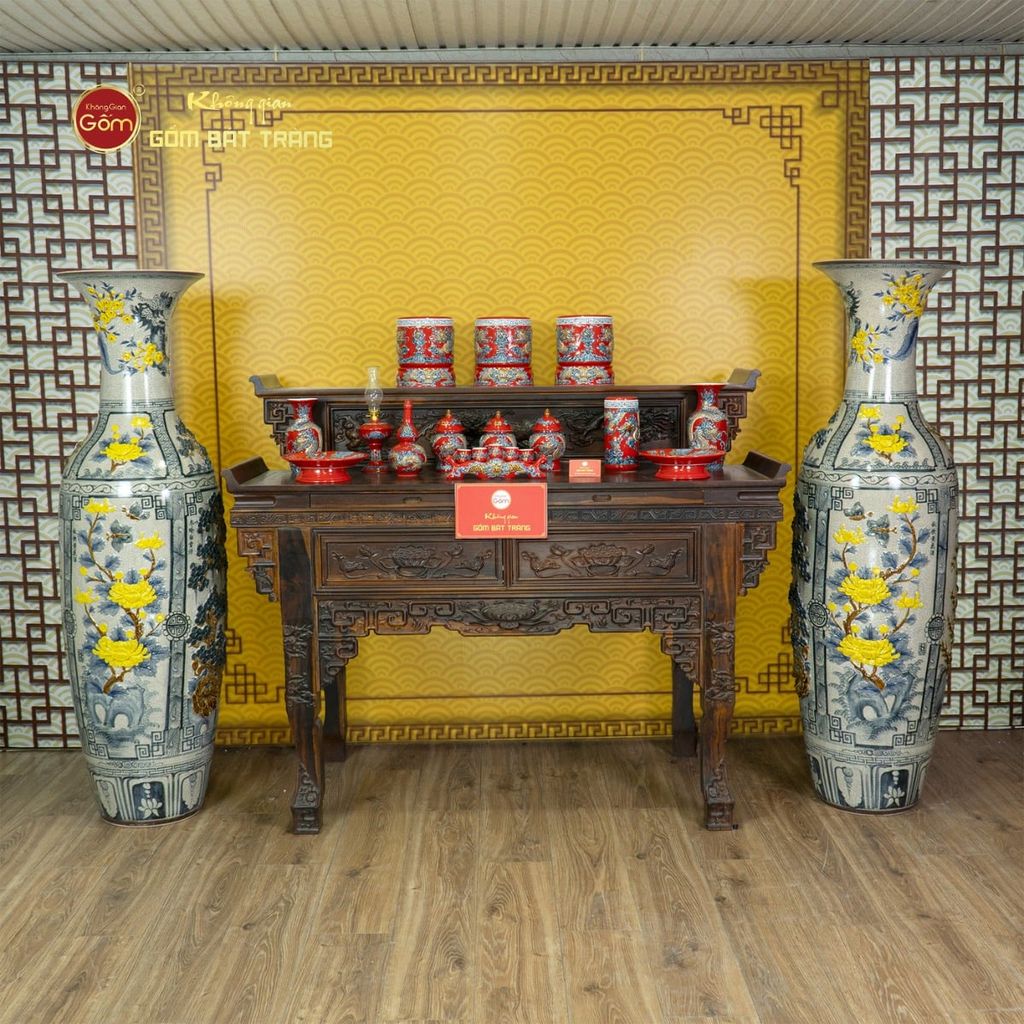 Lộc Bình Men Rạn Họa Tiết Tứ Cảnh Hoa Vàng Đắp Nổi