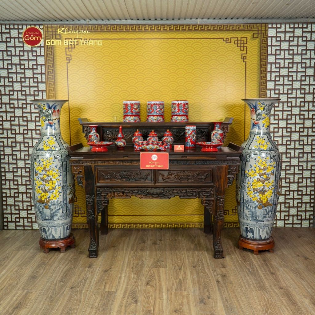 Lộc Bình Men Rạn Họa Tiết Tứ Cảnh Hoa Vàng Đắp Nổi