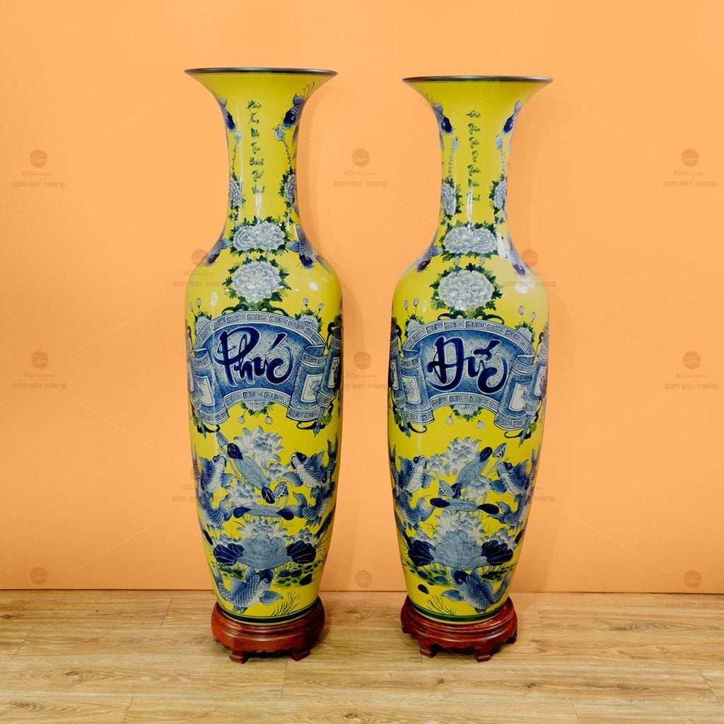 Lộc Bình 1M6 Men Vàng Họa Tiết Phúc Đức