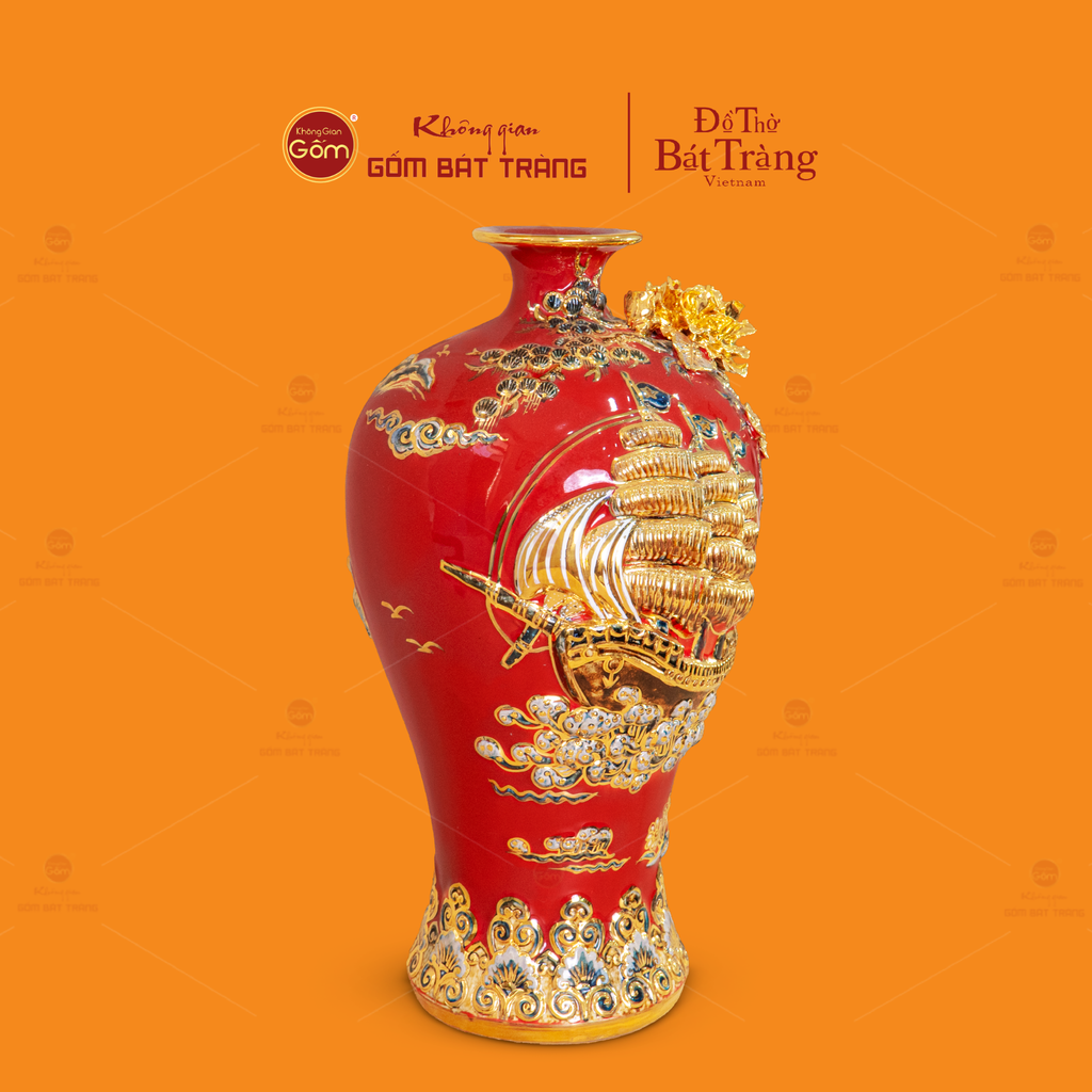 Mai Bình Men Đỏ Đắp Nổi Vẽ Vàng Thuận Buồm Xuôi Gió