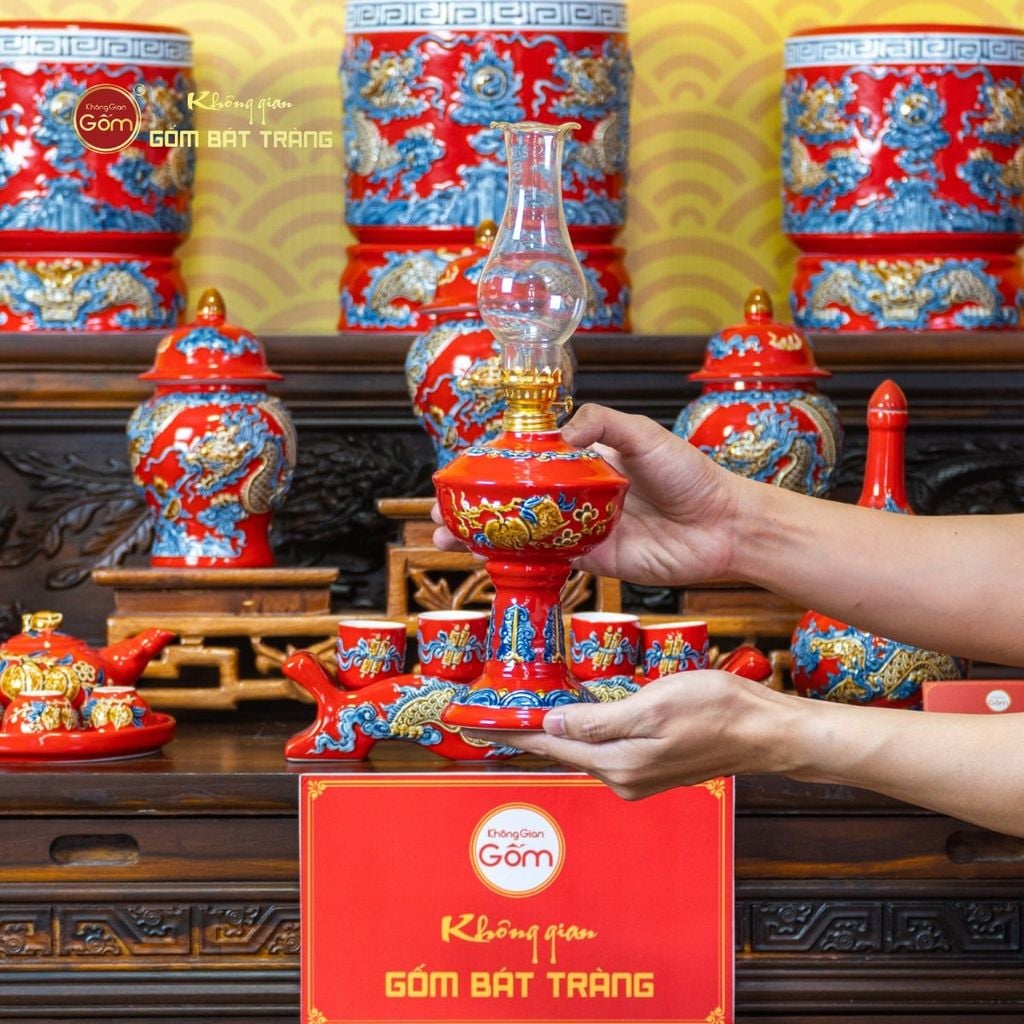 Đèn Dầu Thờ Men Đỏ Họa Tiết Cành Đào