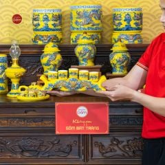 Bộ Kỷ Ngai 5 Chén Thờ Men Vàng Họa Tiết Cuốn Thư