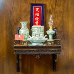 Đèn Dầu Thờ Men Ngọc Hoàng Tộc Cành Đào Vẽ Vàng