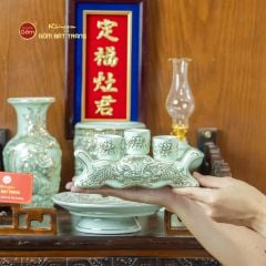 Bộ Kỷ Ngai 3 Chén Men Ngọc Hoàng Tộc Cuốn Thư Vẽ Vàng