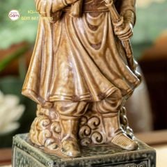 Tượng Đức Thánh Trần Hưng Đạo