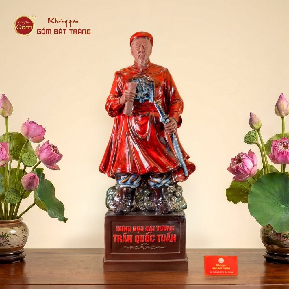 Tượng Đức Thánh Trần Hưng Đạo