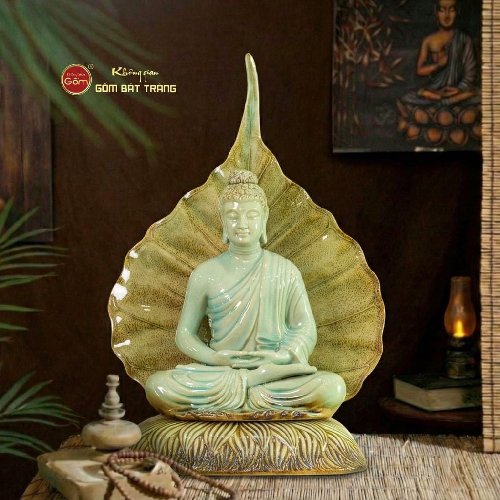 Tượng Phật Thích Ca Ngồi Thiền Định Trước Lá Bồ Đề