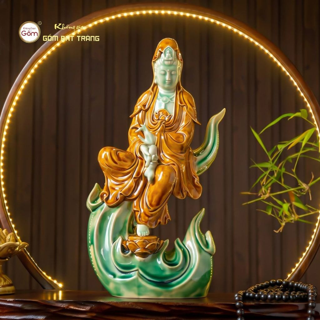Tượng Quan Âm Toạ Vân