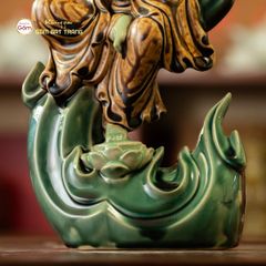 Tượng Quan Âm Toạ Vân