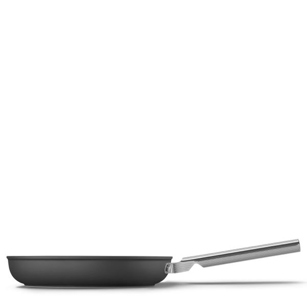 Chảo rán Smeg FPF2802BLM - Smeg - Chảo rán là dụng cụ đa năng nhất trong gian bếp, lý tưởng cho những món ăn nhanh