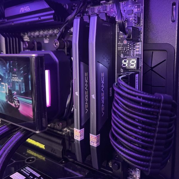 Ryzen 9 9950X/RTX 5060Ti 16GB/Ram 32GB/NVME 1TB/MSI MAG X870