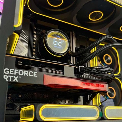 Ryzen7 7800X3D/RTX 5060 8GB/RAM 32GB/NVME 512GB/Asrock B650M