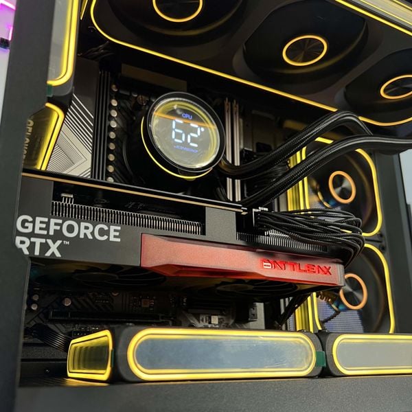 Ryzen7 7800X3D/RTX 5060 8GB/RAM 32GB/NVME 512GB/Asrock B650M
