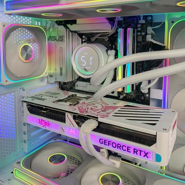 Ryzen 9 9950X/RTX 5070 12GB/Ram 32GB/NVME 512GB/Asus X870-P