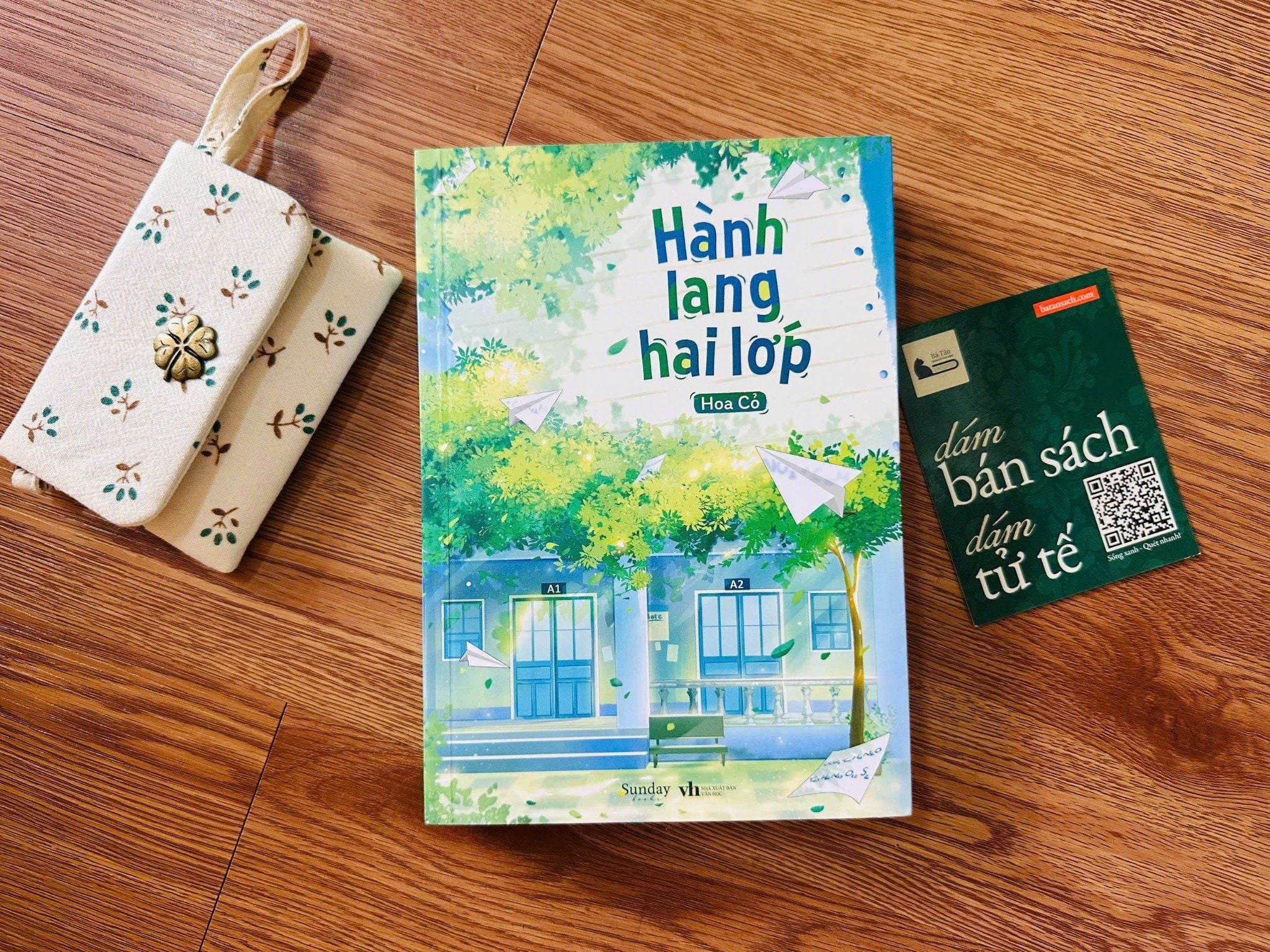  Hành lang hai lớp - Hoa Cỏ 