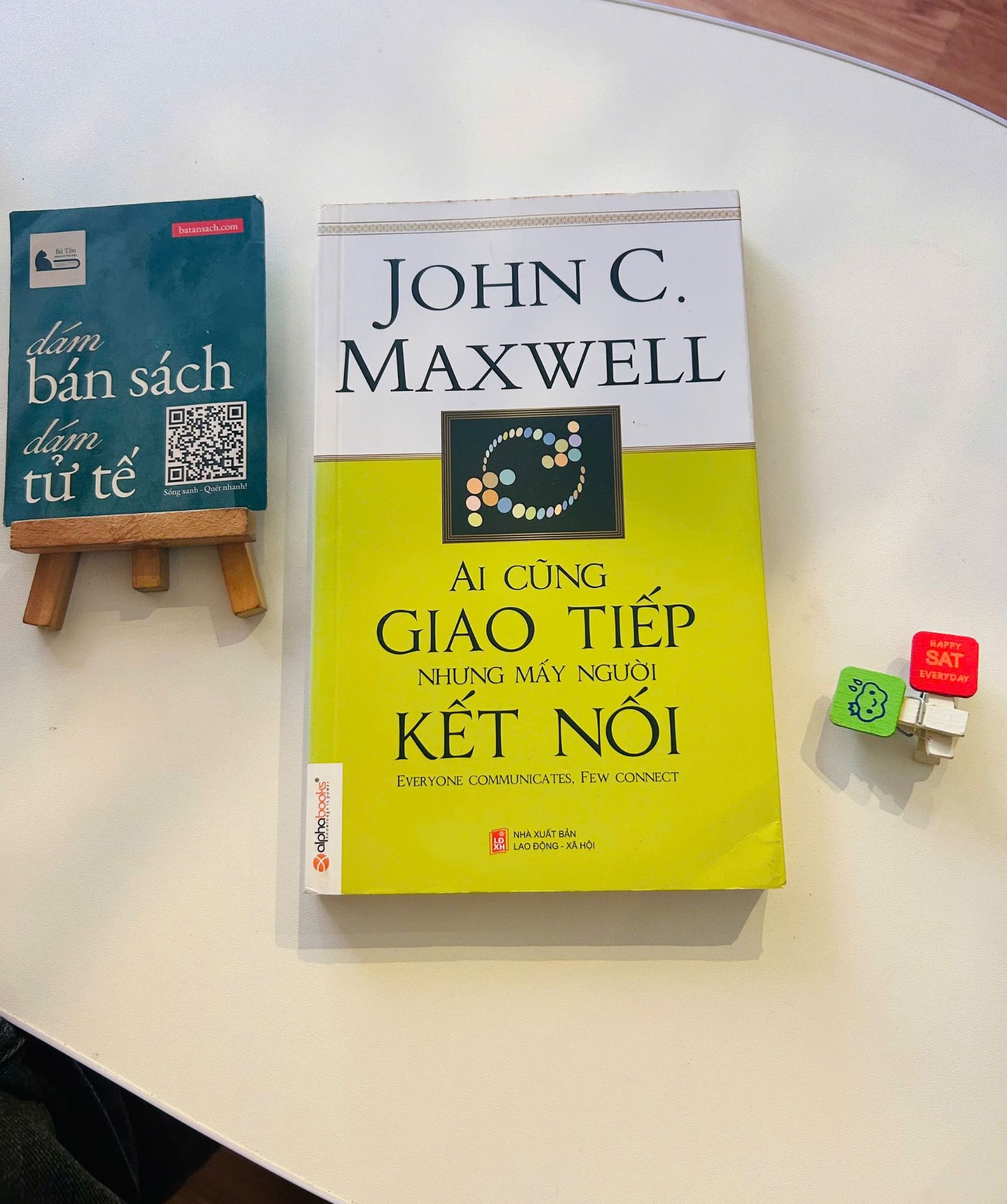  Ai cũng giao tiếp nhưng mấy người kết nối - John C.Maxwell 