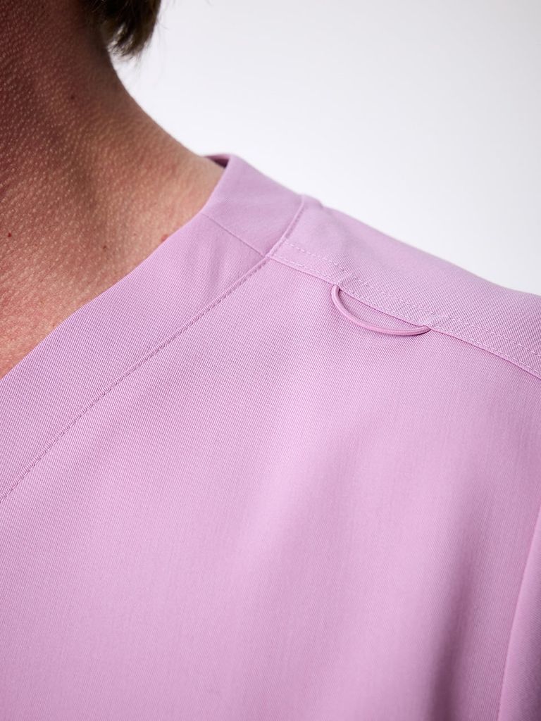 MAT04 - TRIO POCKET V-ESSENTIAL UNIFORM TOP