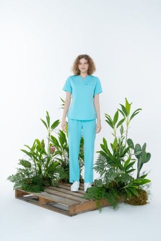 WA04 | ĐỒNG PHỤC WORKWEAR NỮ ESSENTIAL V-NECK UNIFORM TOP & COMFORT MULTI-POCKET UNIFORM PANTS
