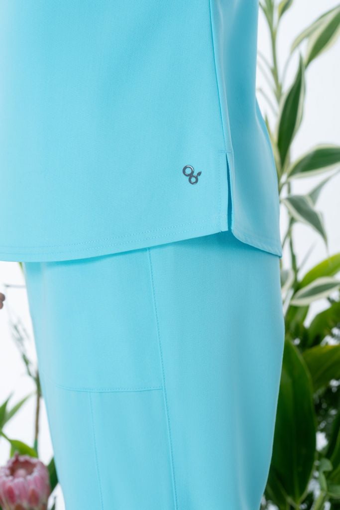 WA04 | ĐỒNG PHỤC WORKWEAR NỮ ESSENTIAL V-NECK UNIFORM TOP & COMFORT MULTI-POCKET UNIFORM PANTS