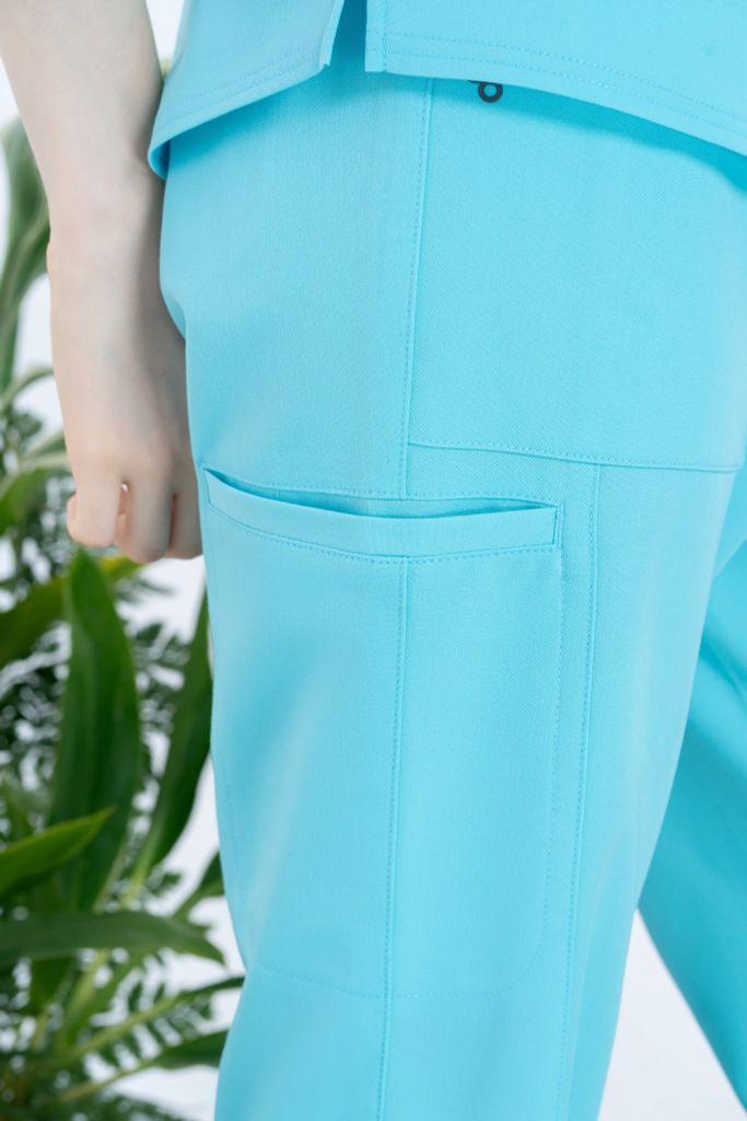 WA04 | ĐỒNG PHỤC WORKWEAR NỮ ESSENTIAL V-NECK UNIFORM TOP & COMFORT MULTI-POCKET UNIFORM PANTS