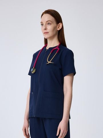 âme copain | Bộ scrub nữ WAT01 + WAP01 - Đồng phục y tế & spa linh hoạt, áo Zip Ease Top & quần Three Pocket Pants, chất liệu 75% Polyester, form relaxed fit, nhiều túi tiện dụng