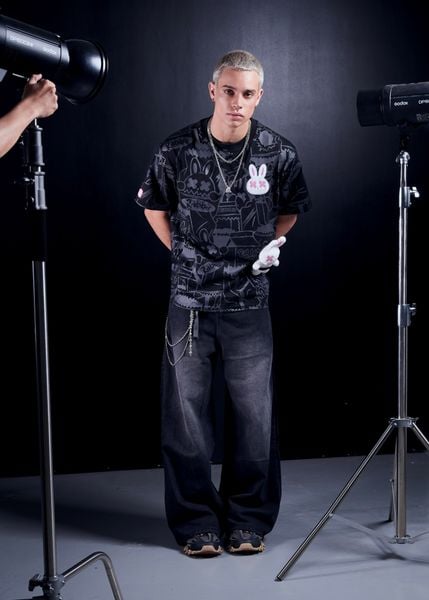 HOLIDAY RABBIT TEE - BLACK