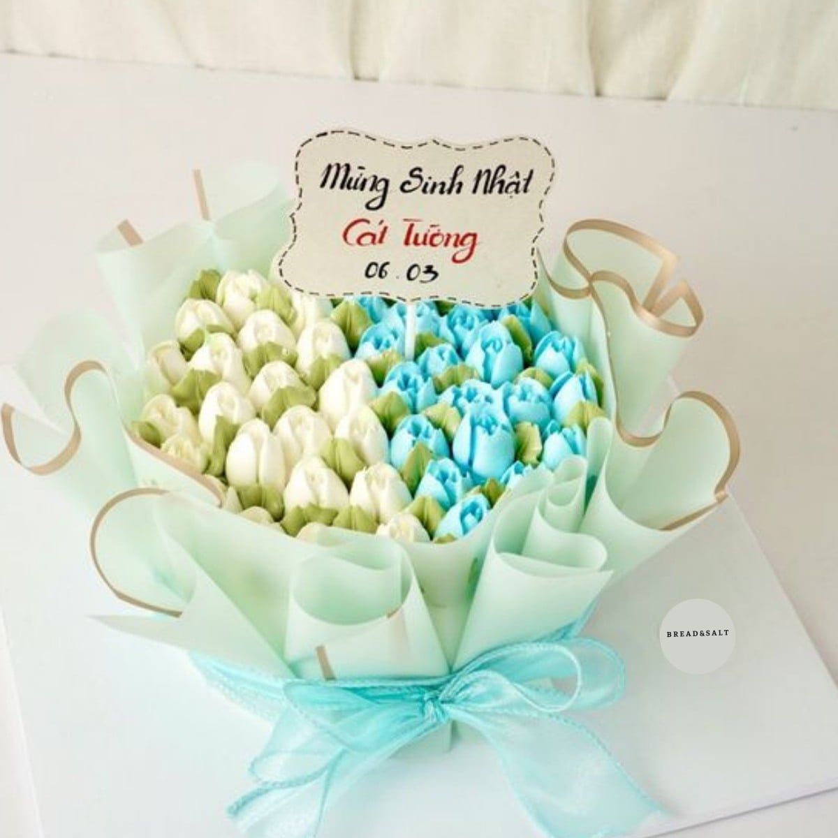  T Bánh Sinh Nhật Bắt Kem Hoa Tulip Màu Xanh Dương Tặng Mẹ Yêu 