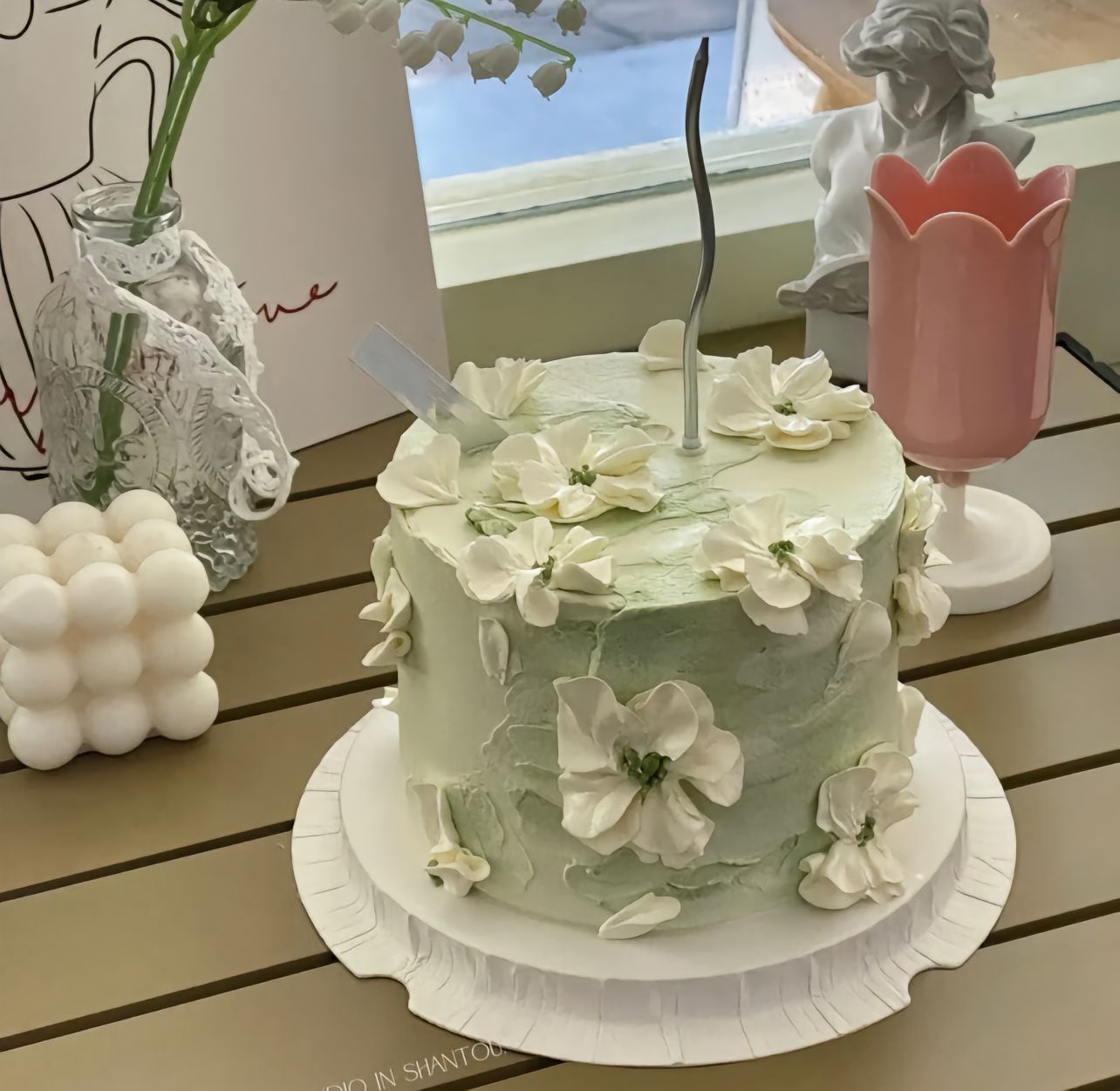  Bento Cake Bắt Hoa Xanh Lá 