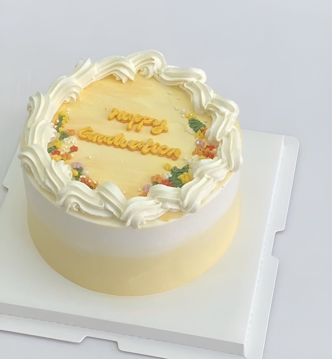  Bento Cake tone vàng pastel 