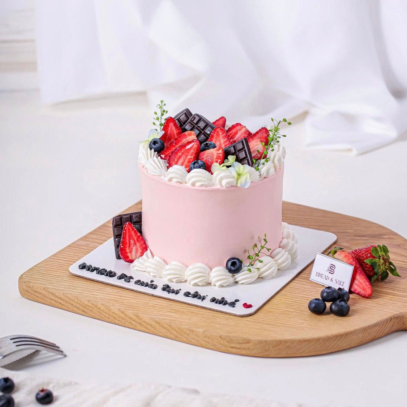  Bento Cake Dâu tone hồng 