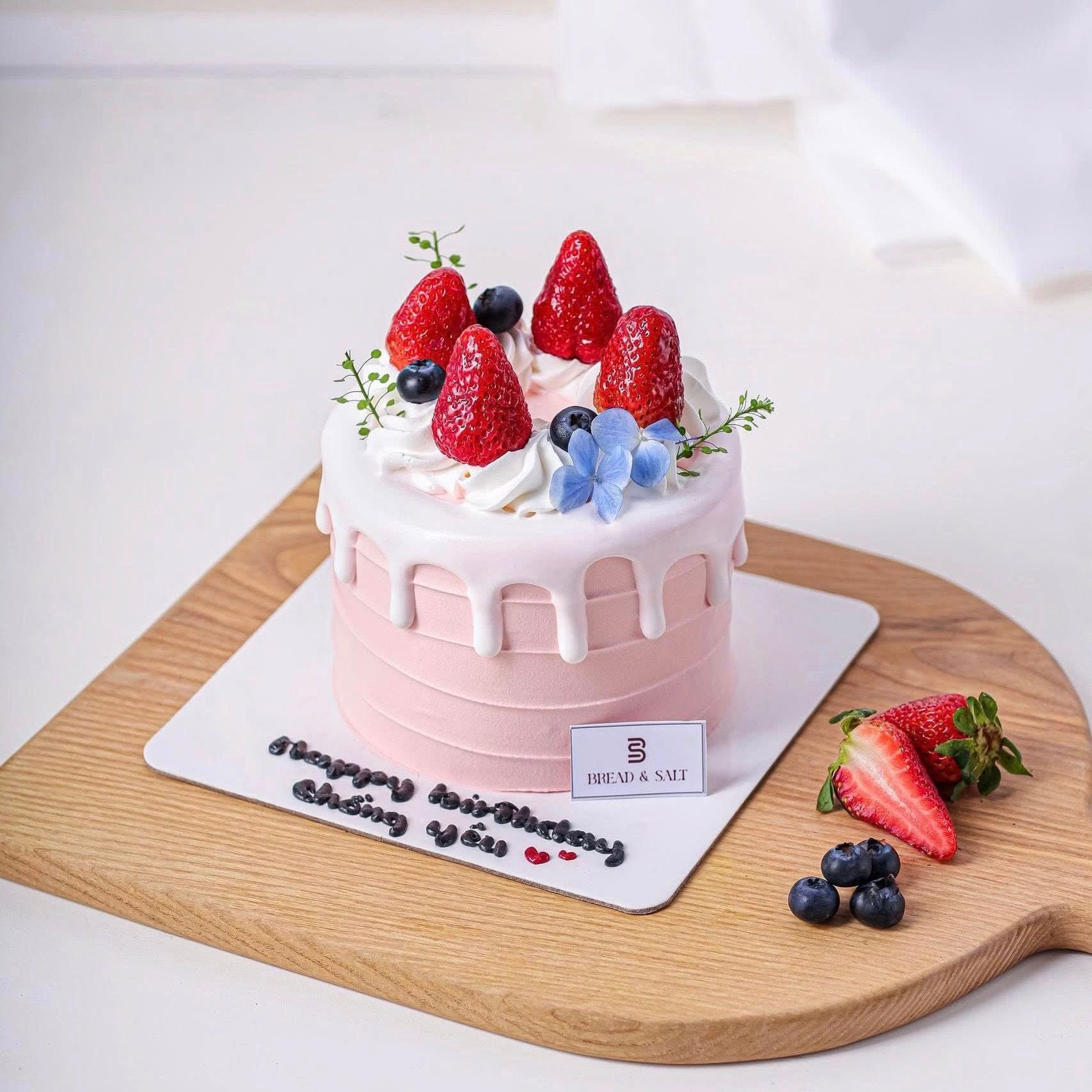  Bento Cake Dâu tone hồng 