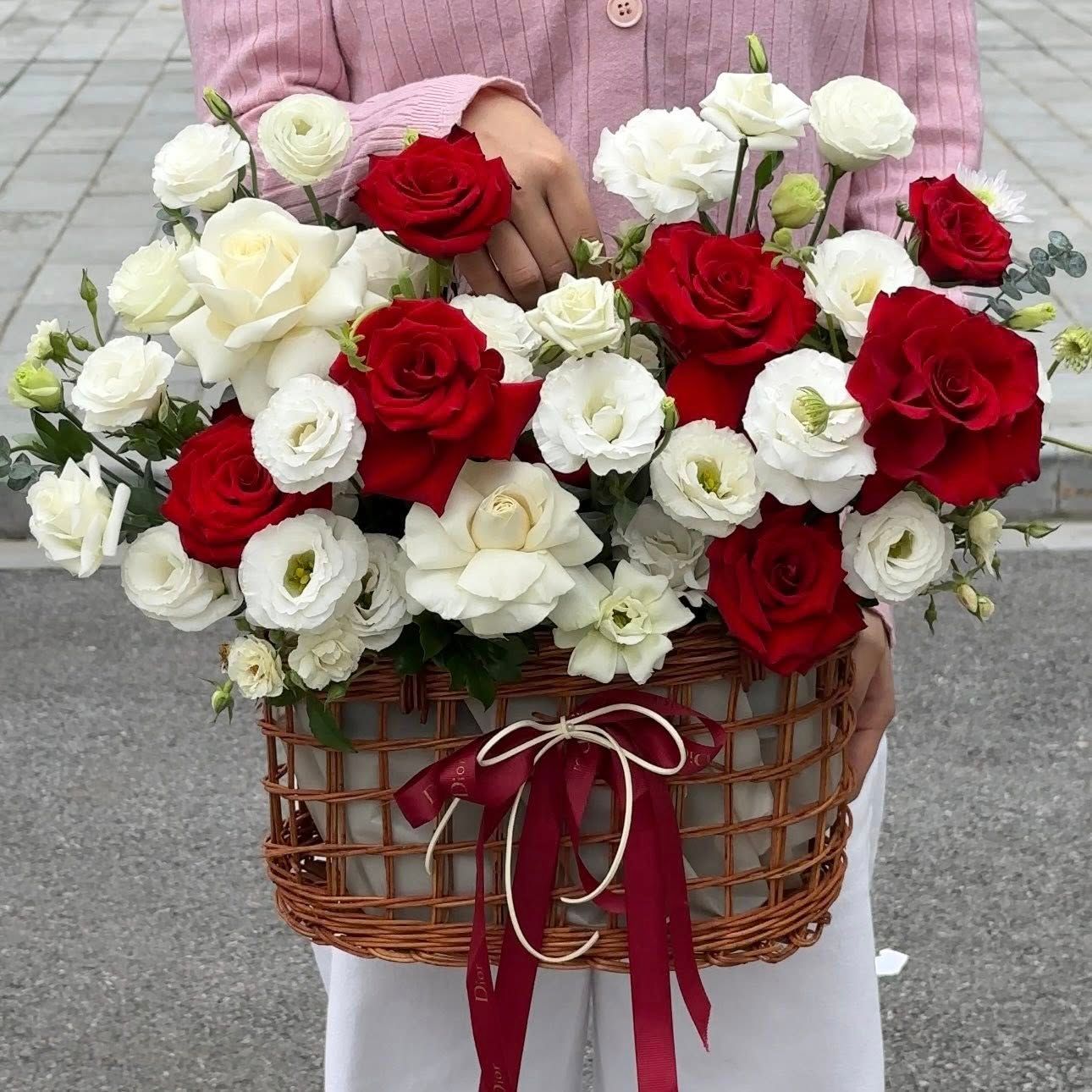  Giỏ hoa Sắc đỏ yêu thương 