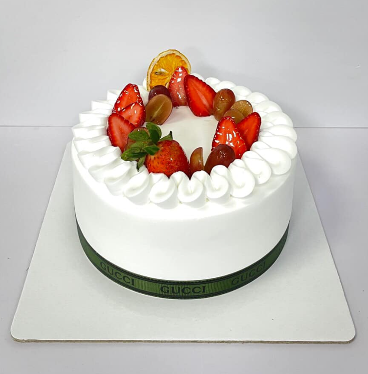  T Bánh Sinh Nhật Đơn Giản Tinh Tế Decor Dâu, Nho, Cam Khô 