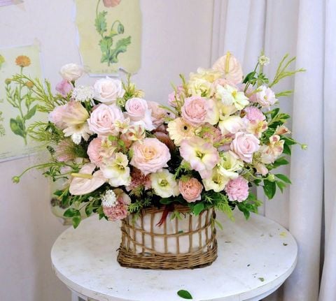  Giỏ Hoa Tone Hồng Nhẹ Nhàng 