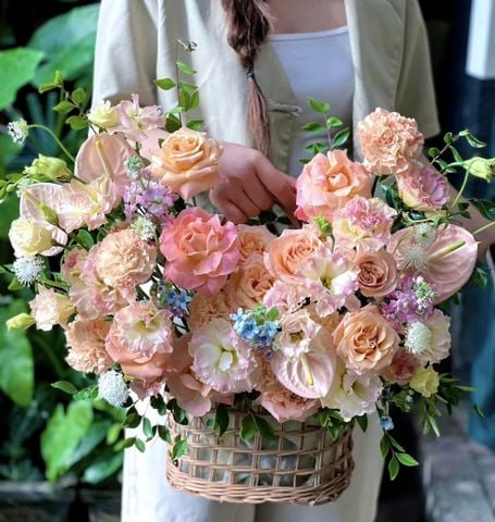  Giỏ Hoa Tone Hồng Cam Dịu Nhẹ Tặng Mẹ, Tặng Bà, Đồng Nghiệp, Thầy Cô 