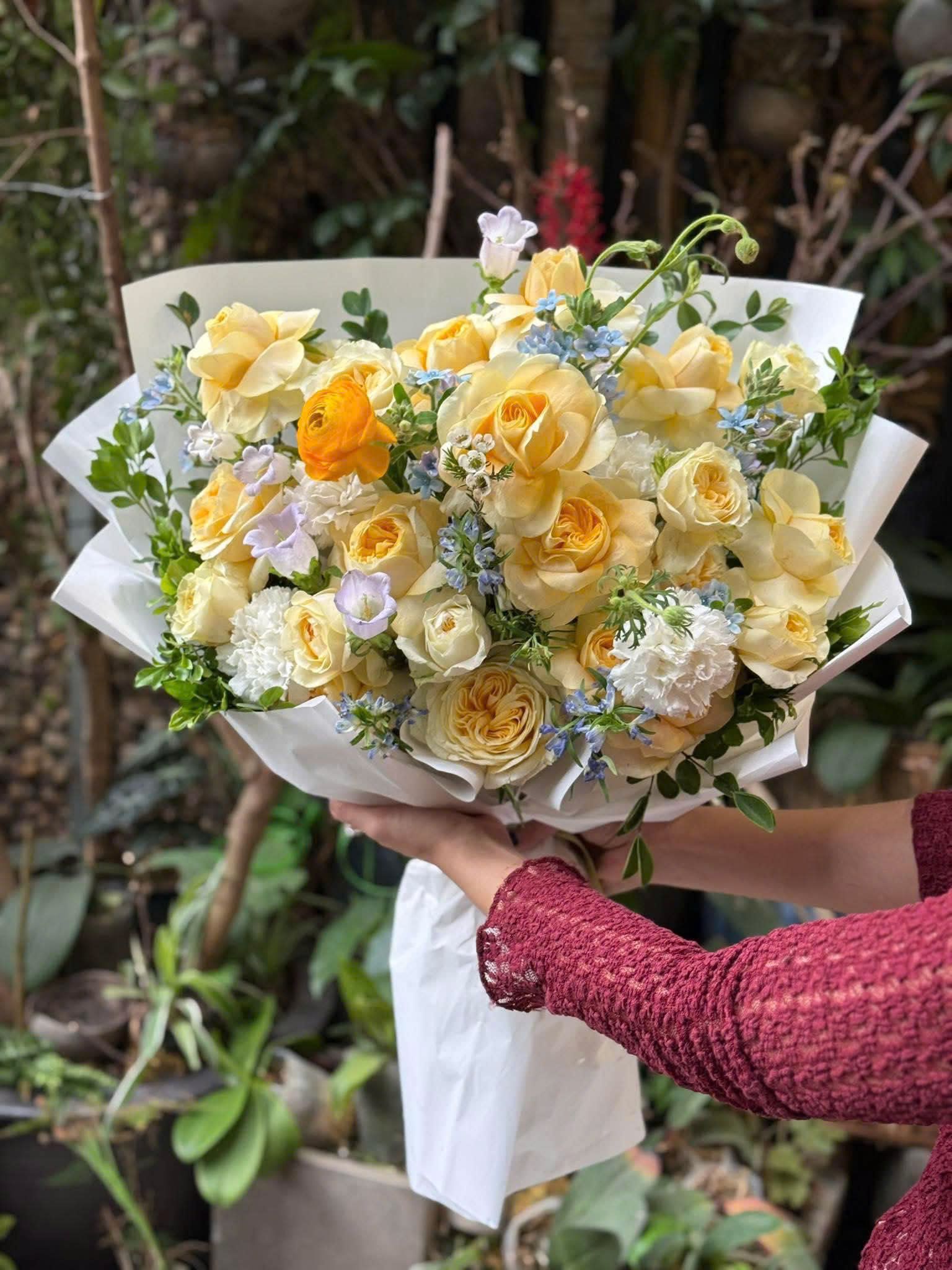  Bó Hoa Xinh Tone Vàng Dịu Êm 