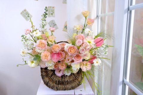  Giỏ Hoa Tone Hồng Cam Rực Rỡ Tặng Mẹ Yêu 