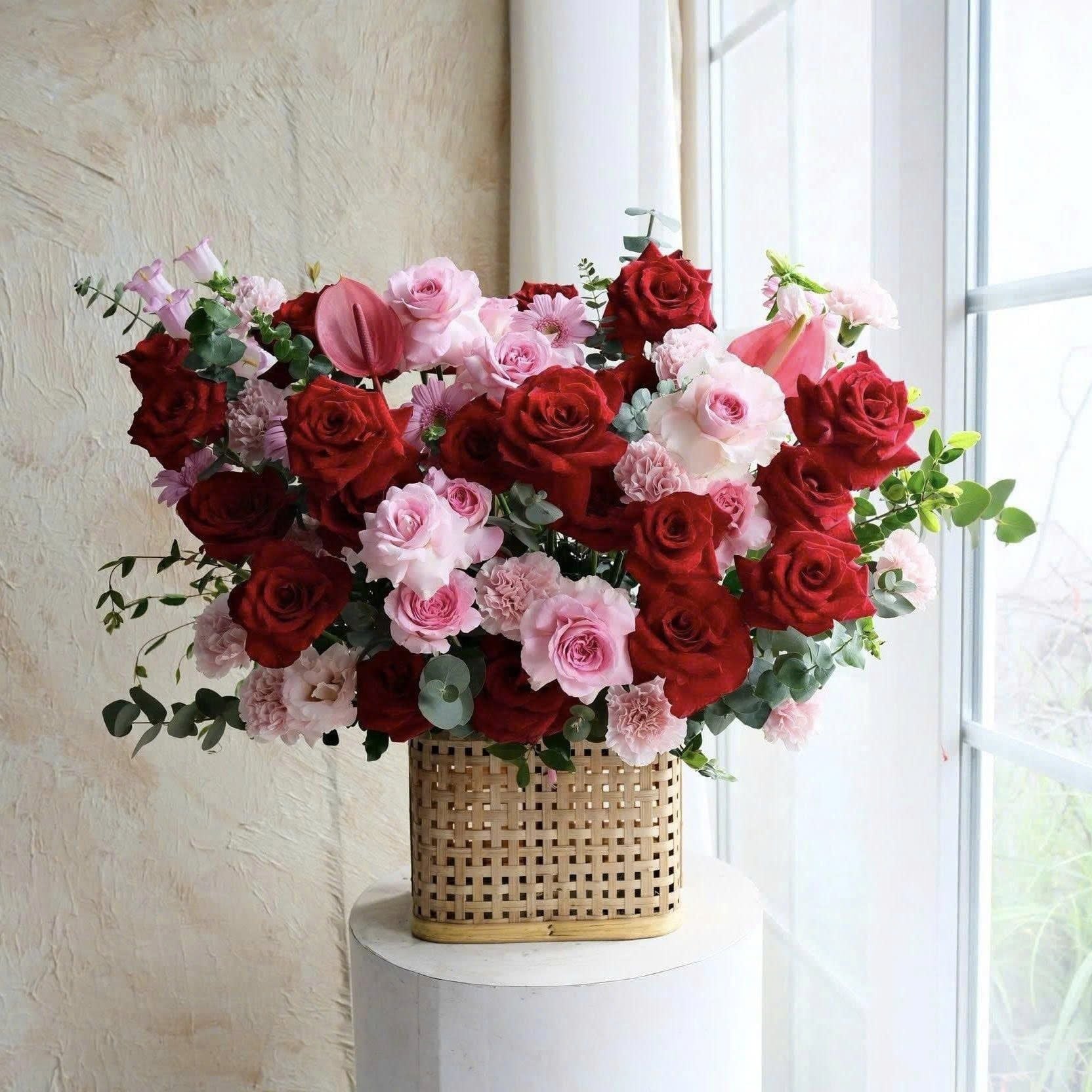  Giỏ Hoa Đỏ Rực Rỡ Tặng Khai Trương 