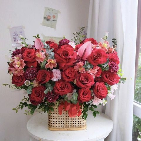 Giỏ Hoa Đỏ Rực Rỡ Tặng Khai Trương 